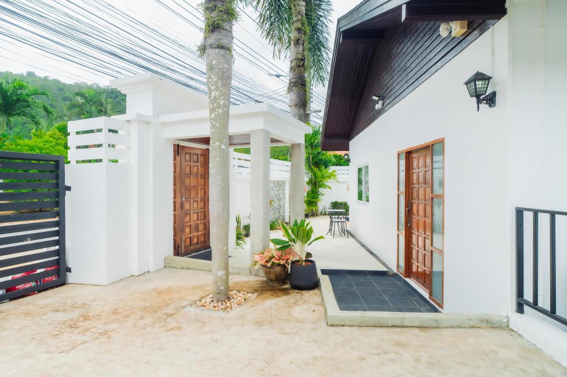 Jasmine Pool Villa In Nai Harn Rawai Exterior photo
